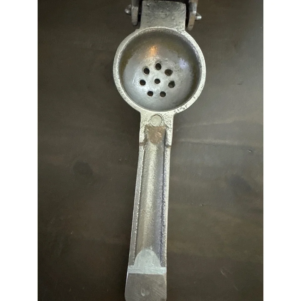 Rachand Cast Aluminum Manual Citrus Lime Squeezer Juicer Hecho en Mexico Silver